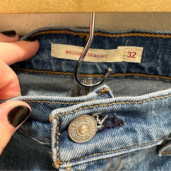 Levi’s wedgie straight size 32 button fly - Picture 9 of 11